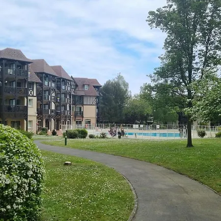2 Pieces Avec Piscine Chauffee Apartment Deauville Exterior photo