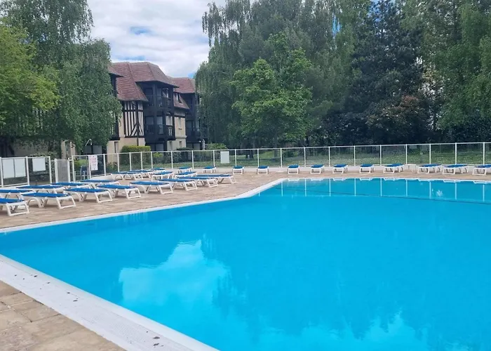 2 Pieces Avec Piscine Chauffee