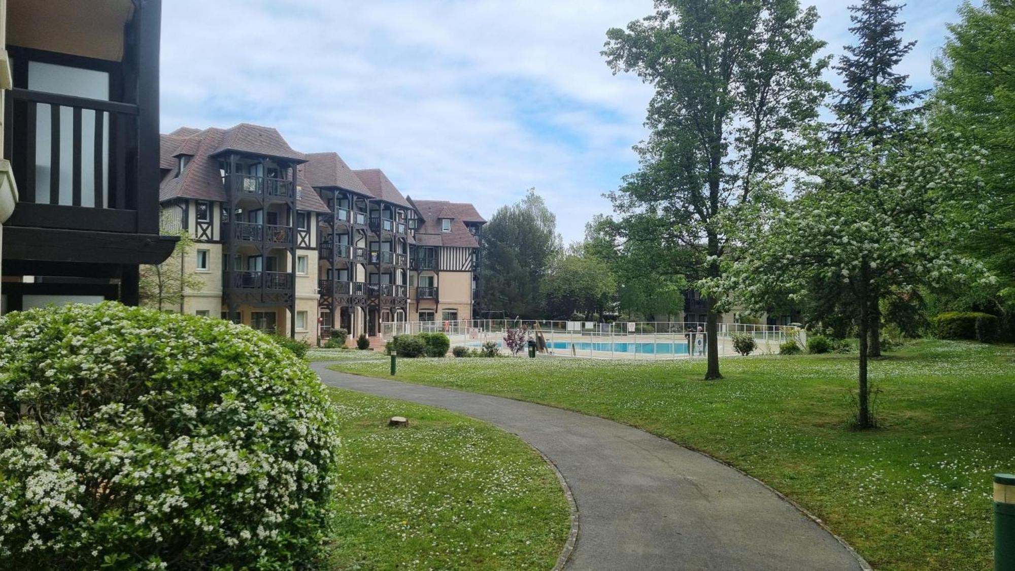 Apartment 2 Pieces Avec Piscine Chauffee