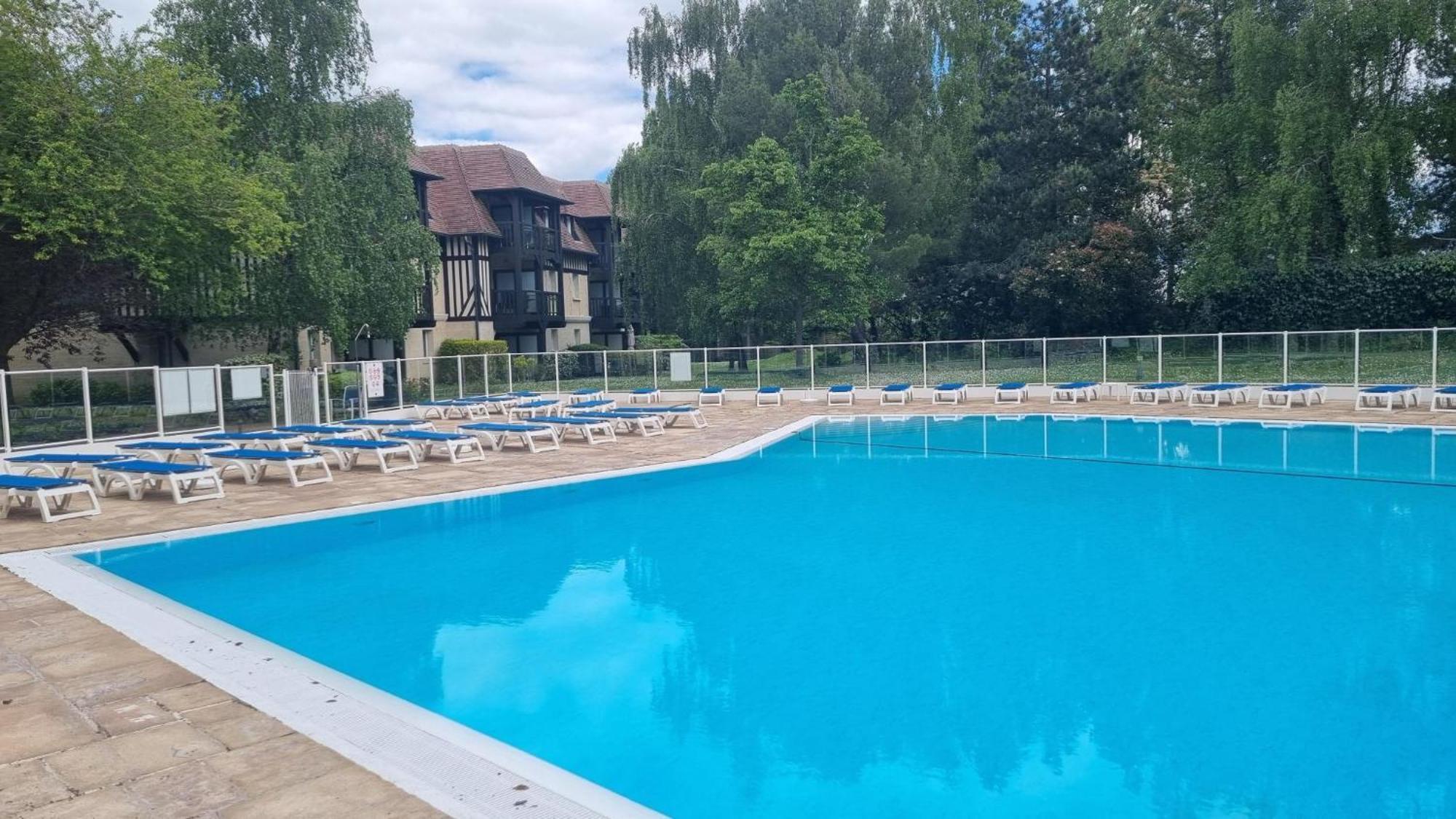 Apartment 2 Pieces Avec Piscine Chauffee Deauville